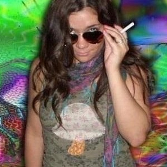 Meet your Posher, Nicki - Picture 1 of 1